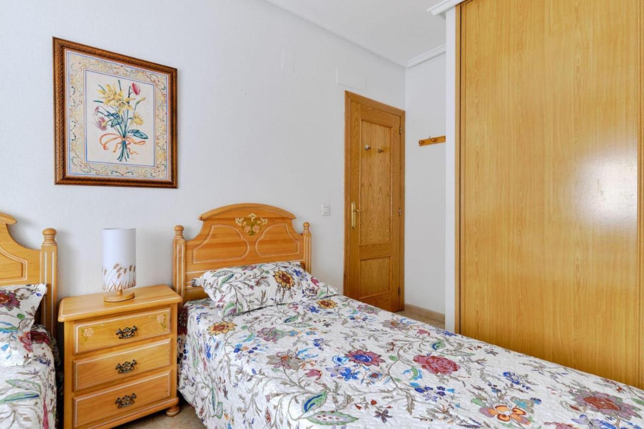 Playa Del Cura - 140 M To The Beach. Apartamento Torrevieja