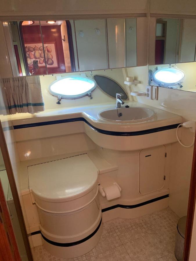 Luna Hotel en barco Badalona