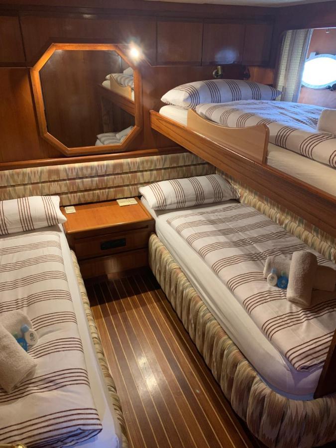 Luna Hotel en barco *