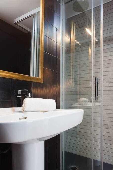 4 Con Terraza Privada En El Centro * Gerona