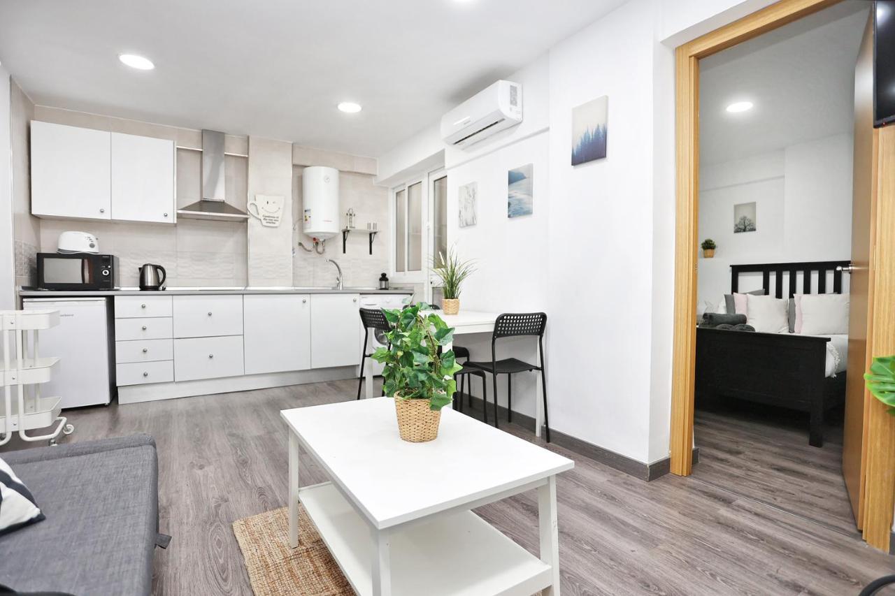 Holidays2malaga Goya - Zona Huelin & 500 Mts De La Playa Apartamento Málaga