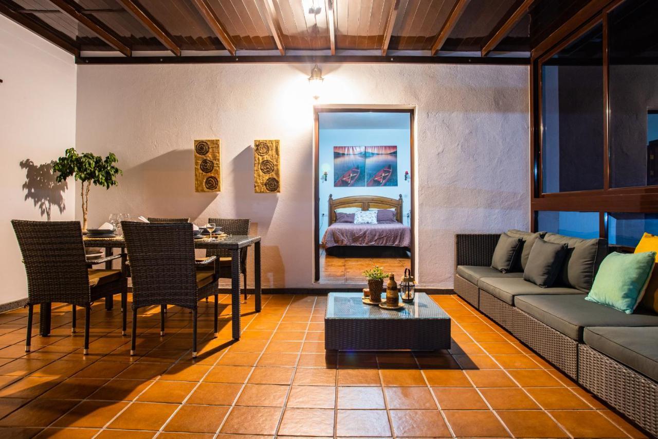 Eslanzarote Acoruma House, Super Wifi, Heated Pool