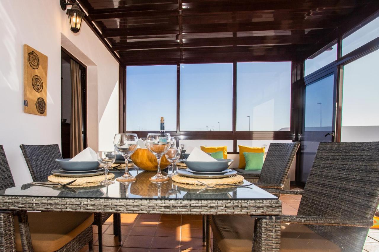 Villa Eslanzarote Acoruma House, Super Wifi, Heated Pool