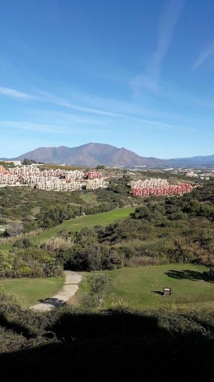 Duquesa Fairways, A Spacious With Fabulous Views And Facilities Manilva