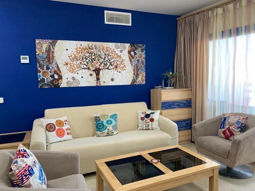 Duquesa Suites Apartment