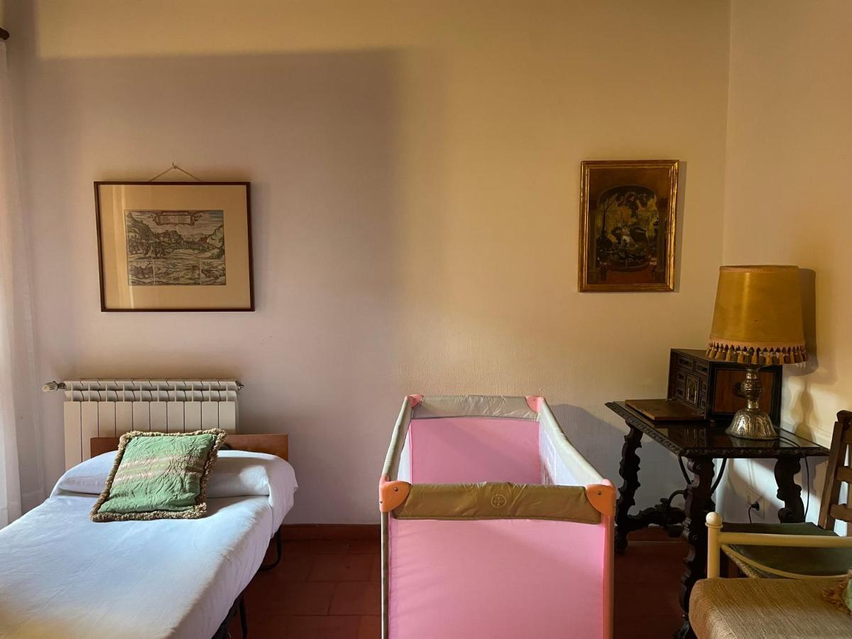 Santa Isabel La Real Hotel