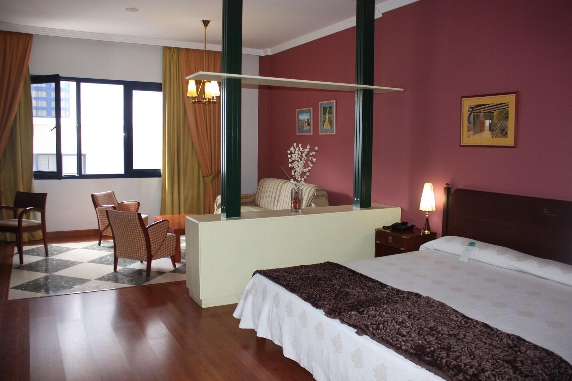 Puerto De Nieves Hotel 4*