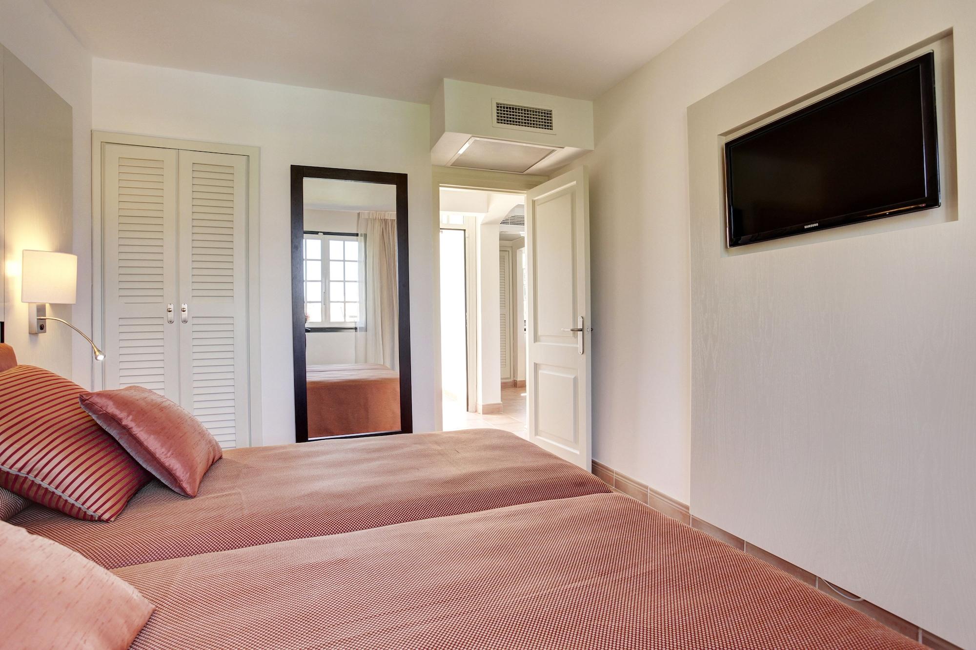 Grupotel Club Menorca Aparthotel Son Xoriguer