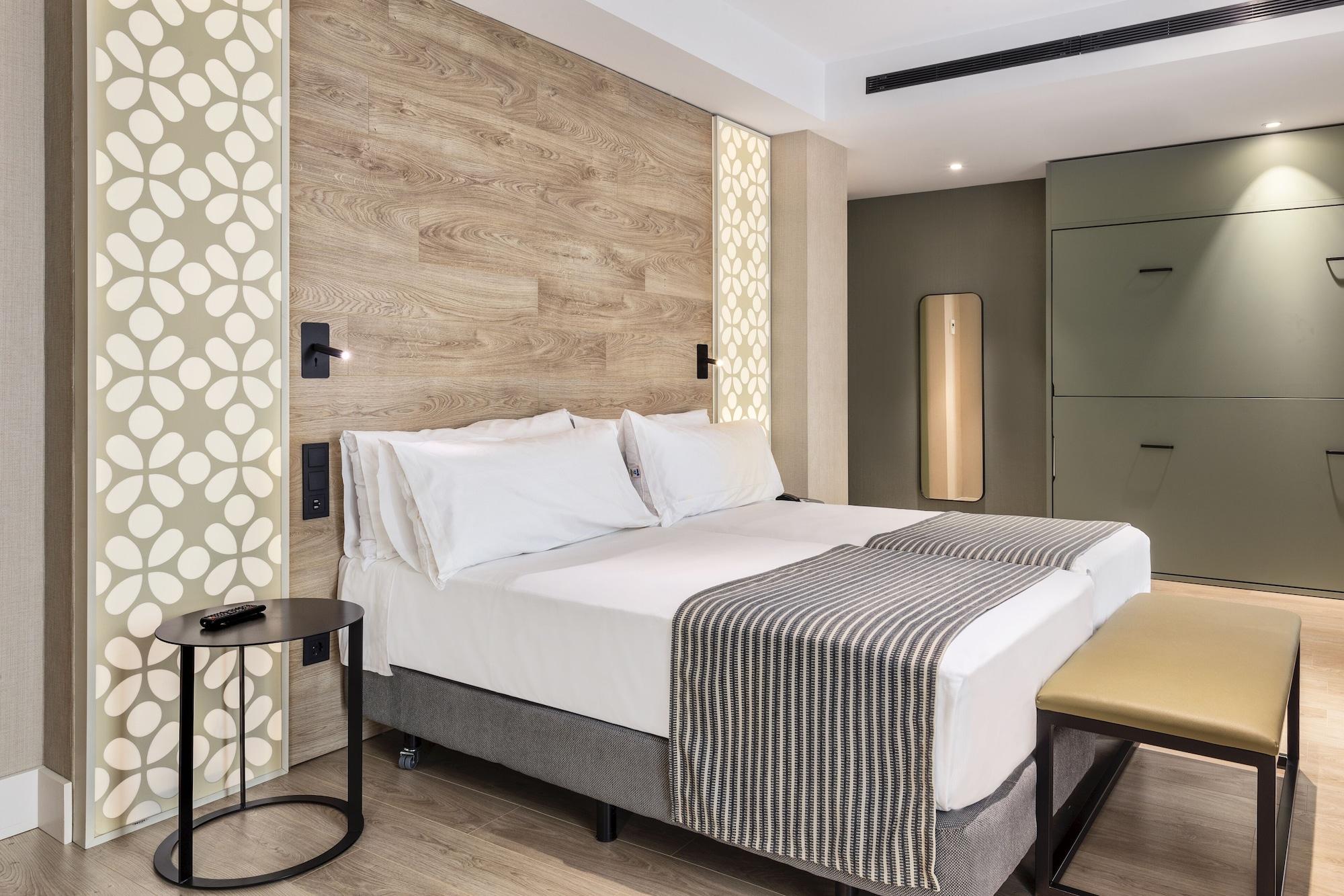 Catalonia Santa Justa Hotel 4*