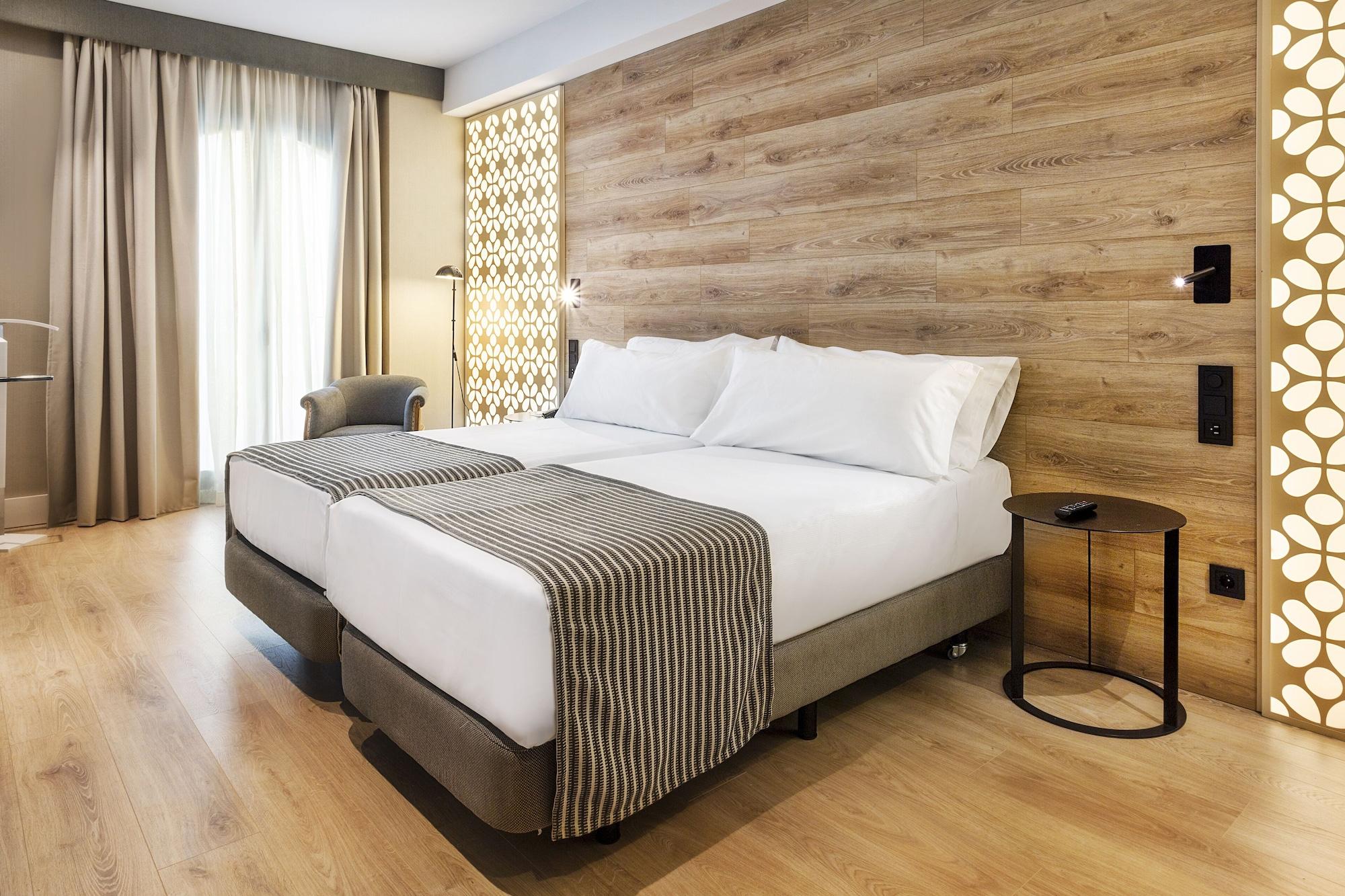 Hotel Catalonia Santa Justa 4*