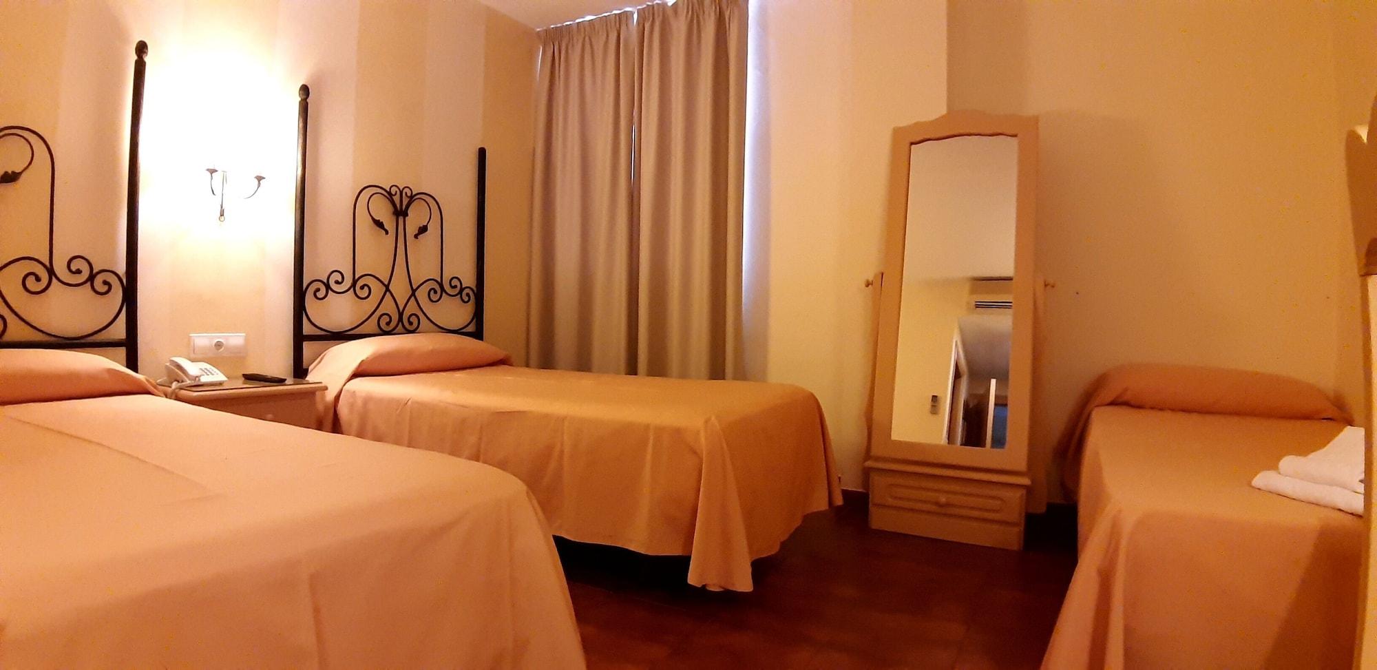 Hotel Alborán Chiclana 3*