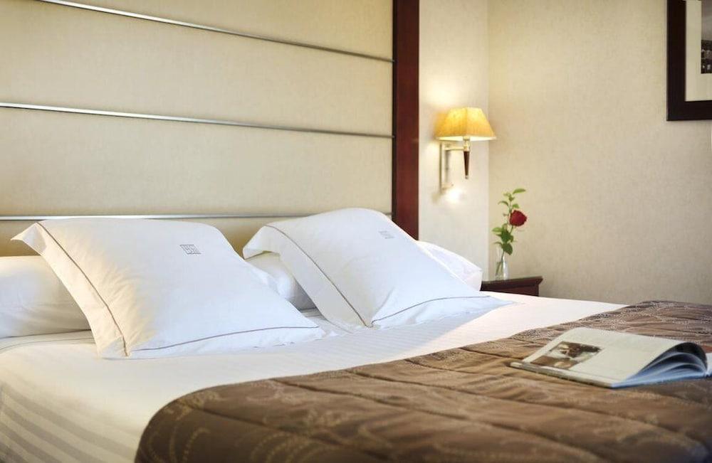 Center Hotel