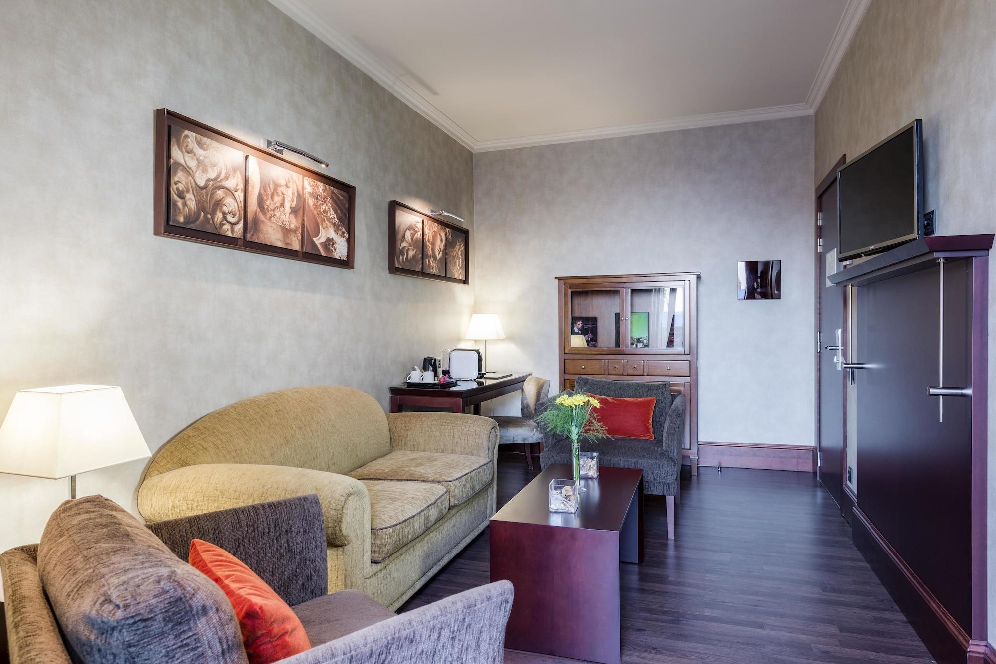 Hotel Center 4*