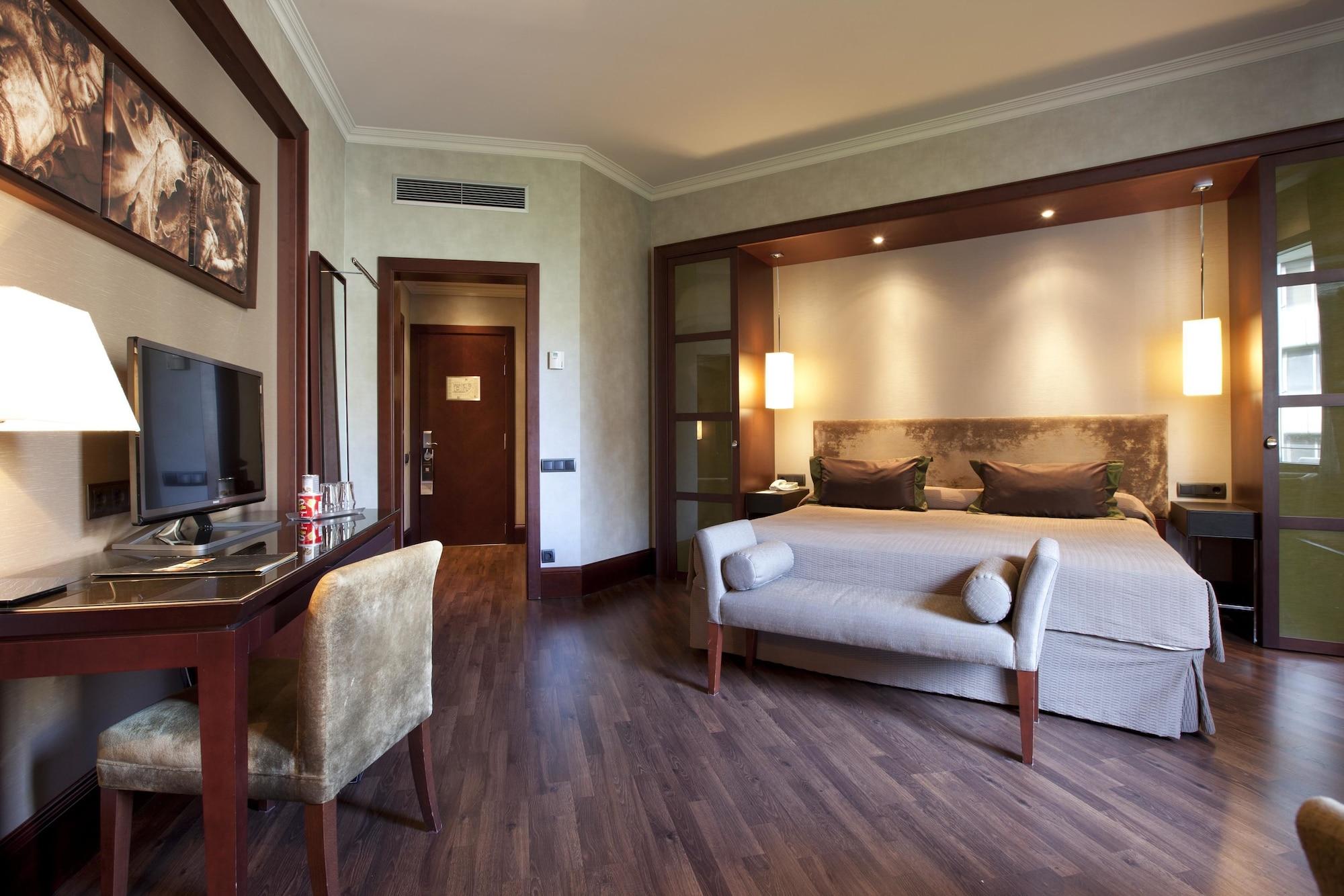 Center Hotel 4*