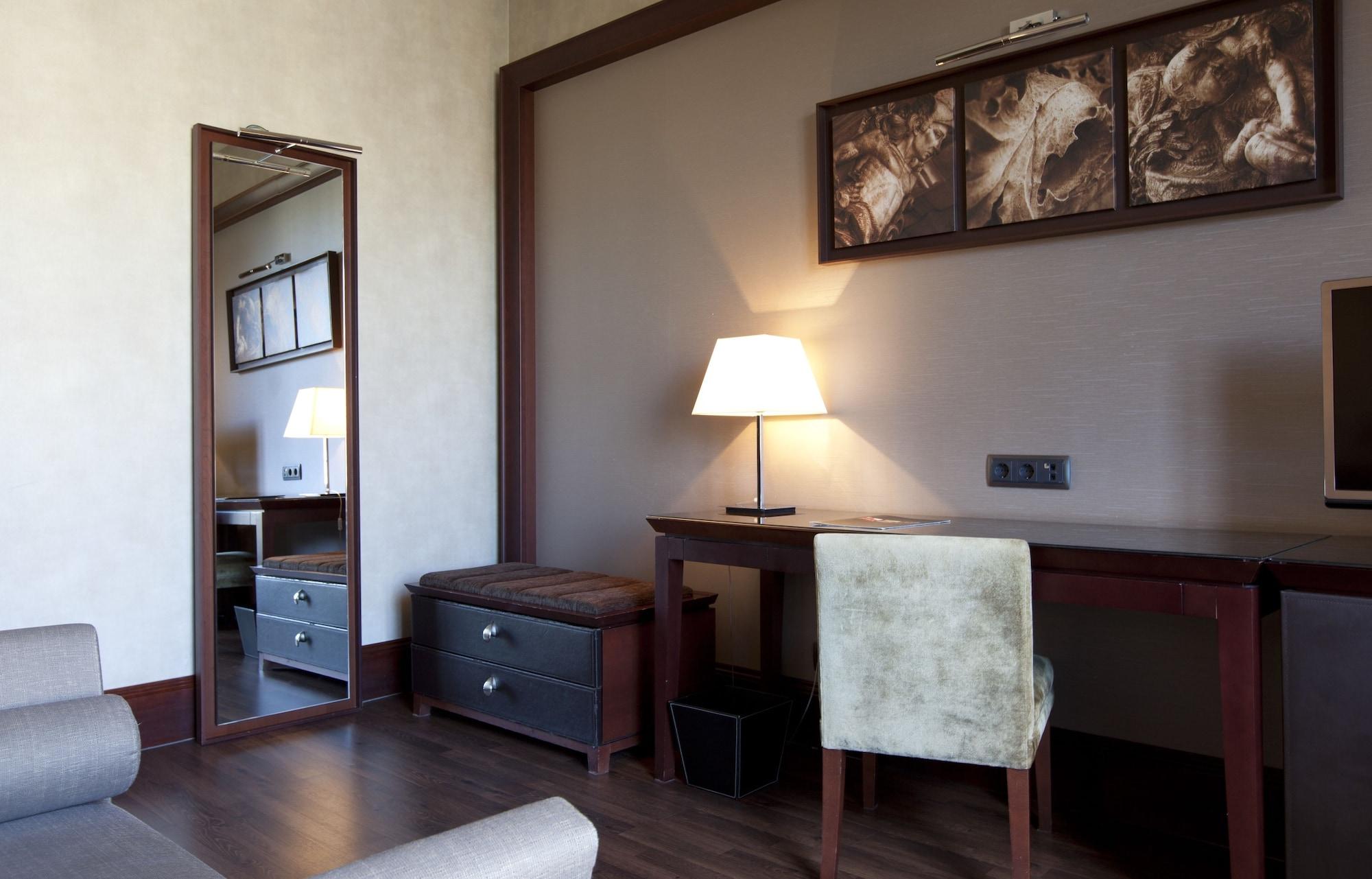 Hotel Center 4*