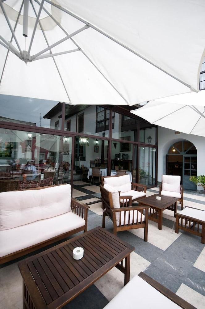 Pax Casona Del Busto Hotel