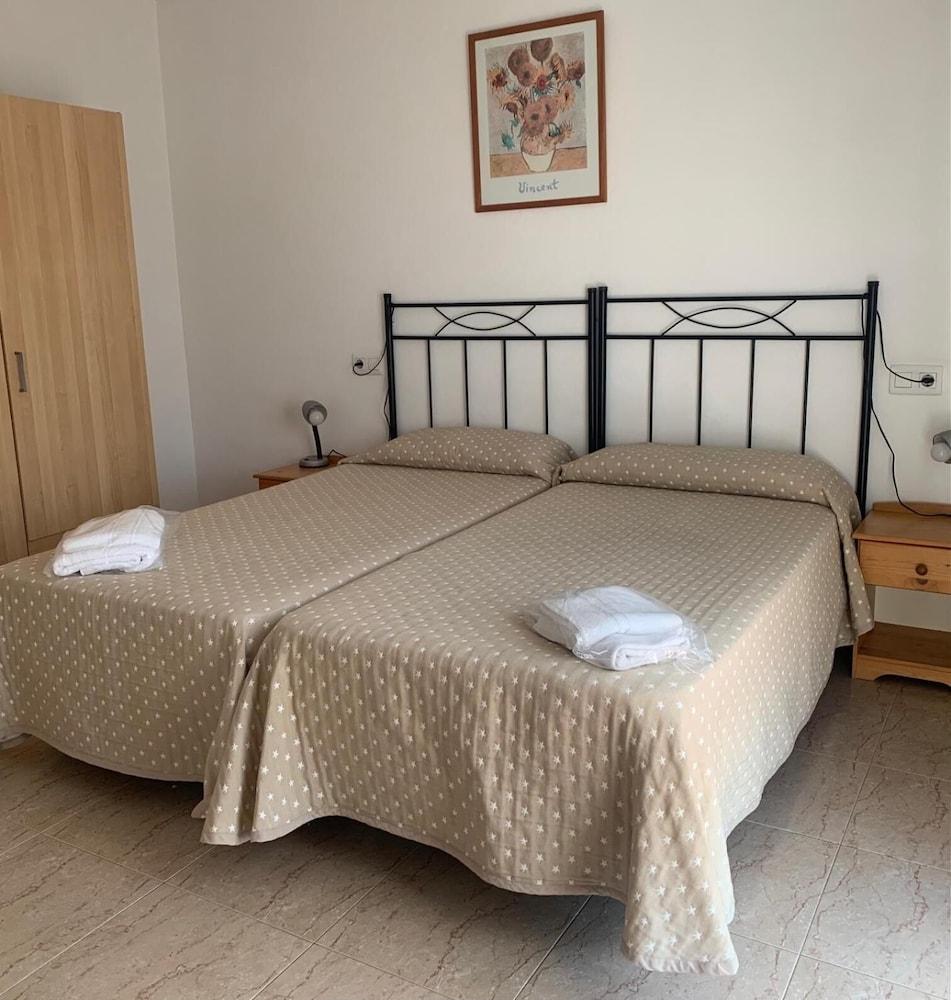 Iris Aparthotel 5*