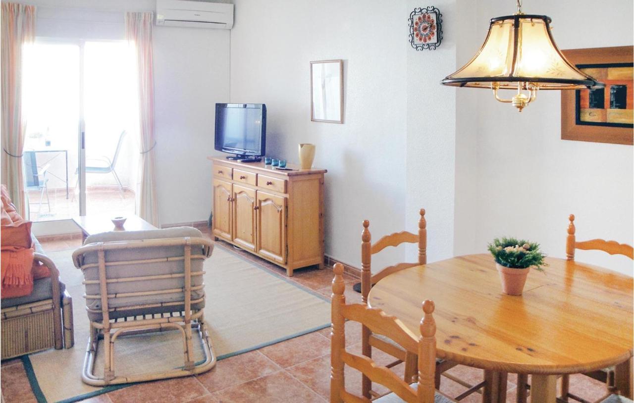 Apartment 2 Bedroom Cozy In