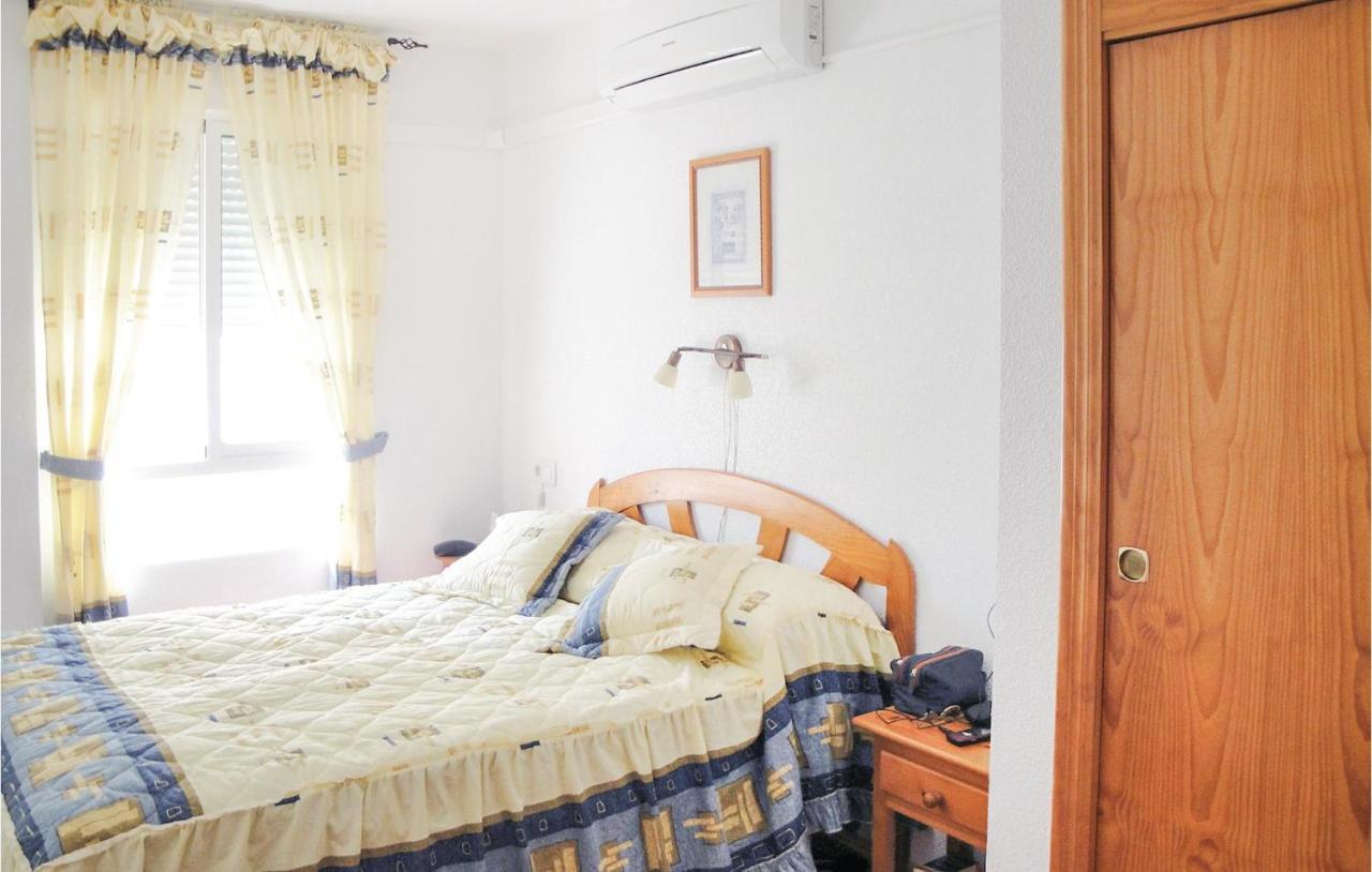 2 Bedroom Cozy In Apartment