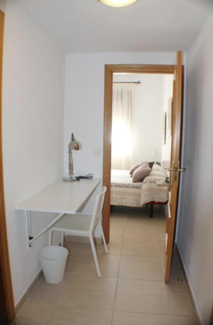 Encantador apartamento con piscina, wifi y parking Apartamento *