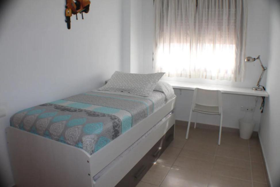 Encantador apartamento con piscina, wifi y parking *