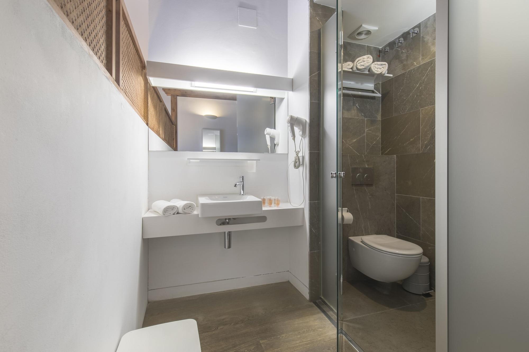 Shine Albayzin Hotel