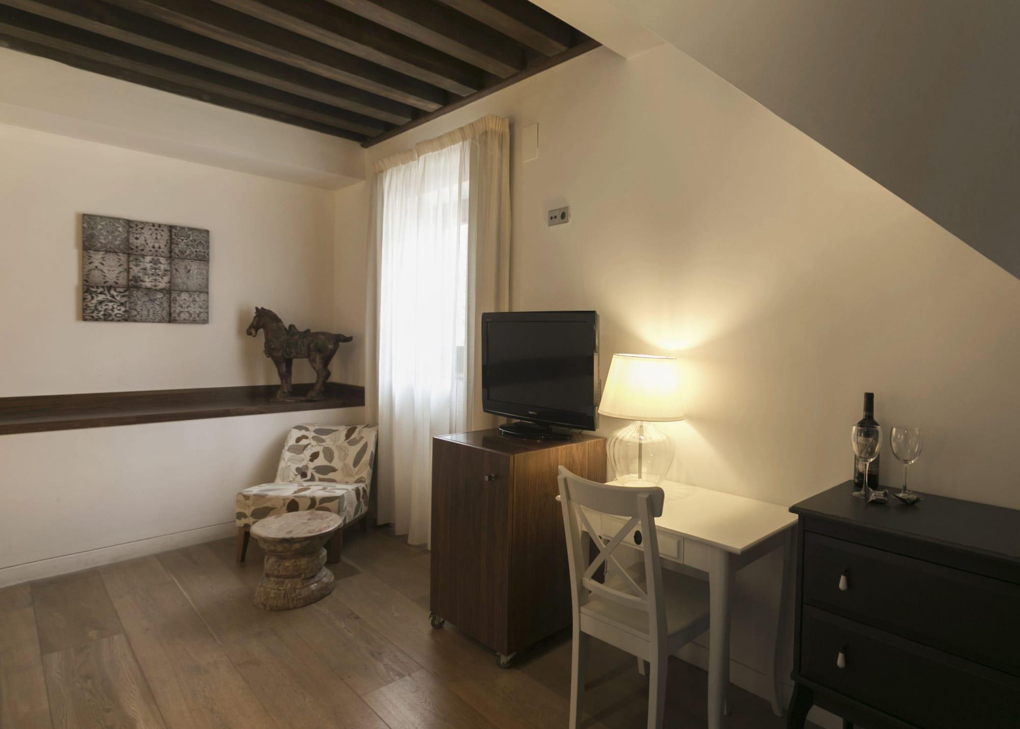 Shine Albayzin Hotel 3*