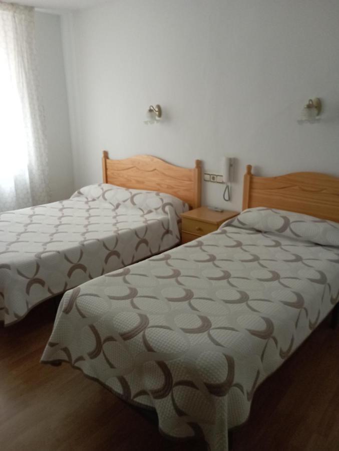 In - Pension Oria Asturias Guest house Luarca