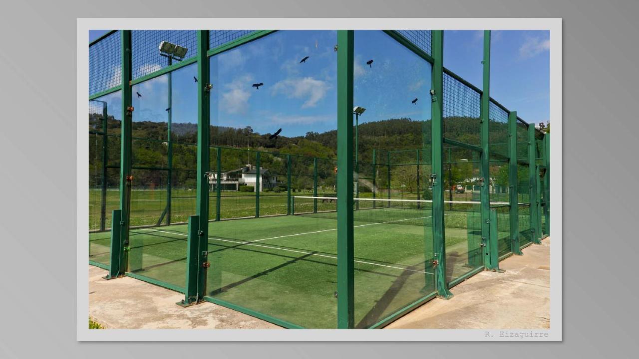 Port, Piscina Y Club Social