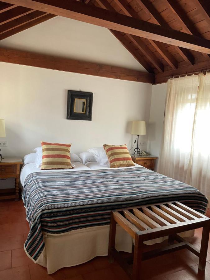 Santa Isabel La Real Hotel