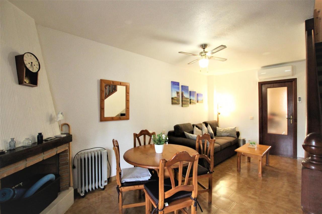 Сasa de vacaciones Adosado En Angius, Con Piscina Comunitaria Dehesa de Campoamor (Orihuela Costa)