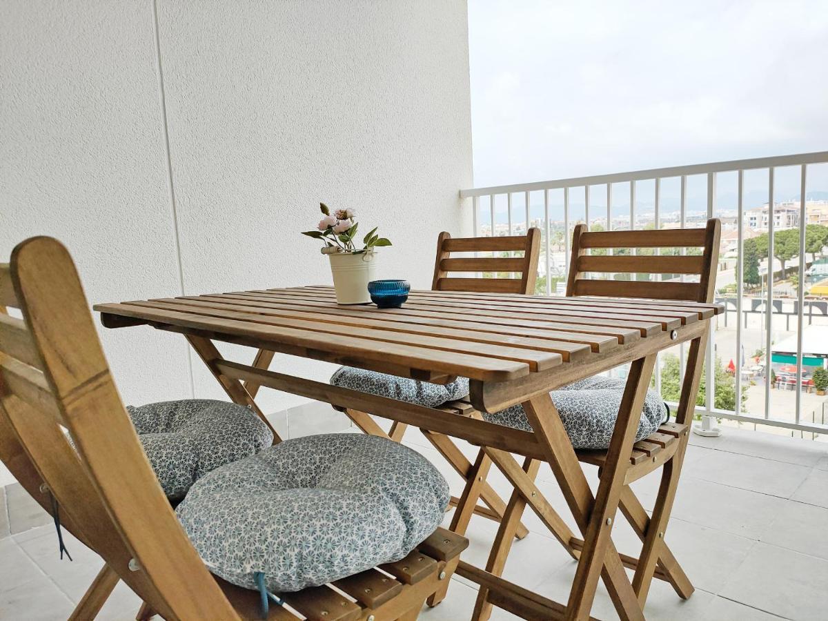 Global Properties, Nuevo En La Playa De Apartment