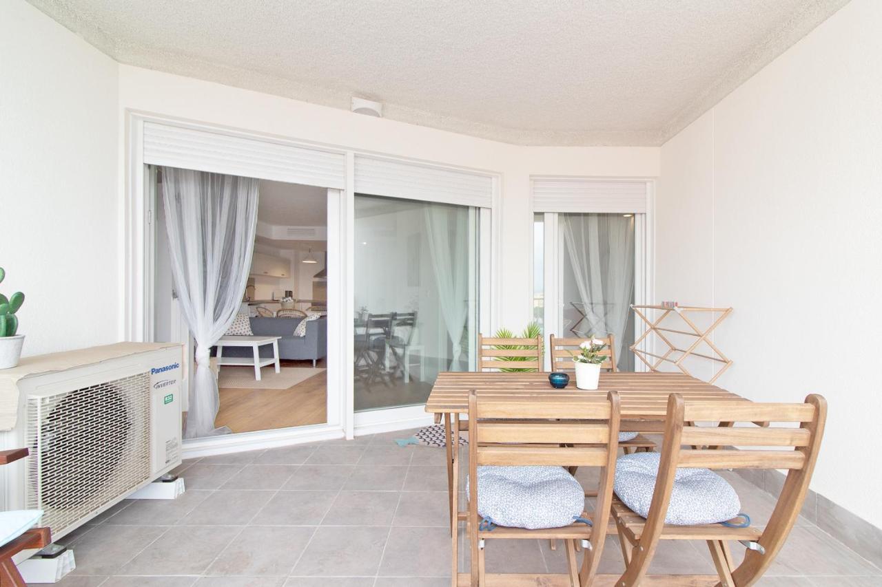 Global Properties, Nuevo En La Playa De *