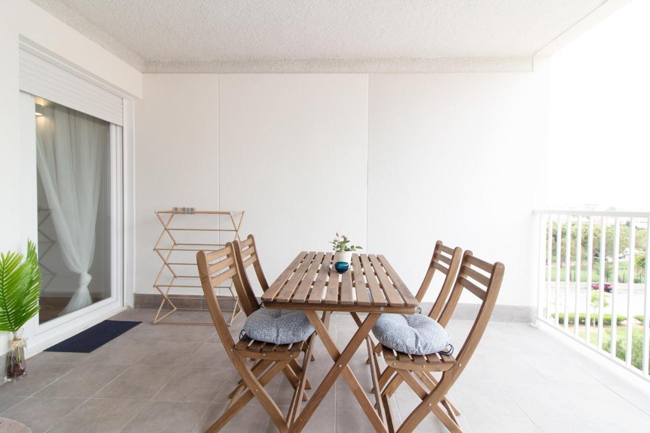 Global Properties, Nuevo En La Playa De Apartment *