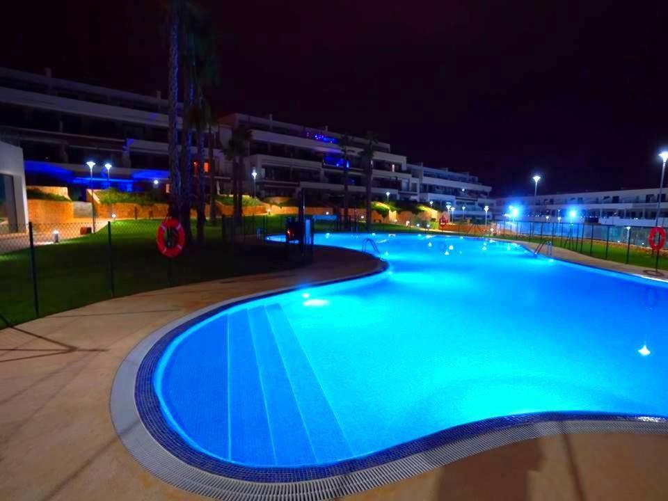 Bungalow De Luxe De La Clase En Benidorm En La Urbanización Camporrosso Village
