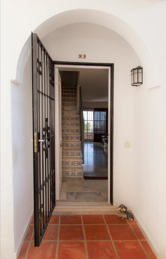 Agradable Adosado Con Piscina La Hidalga * Benalmádena