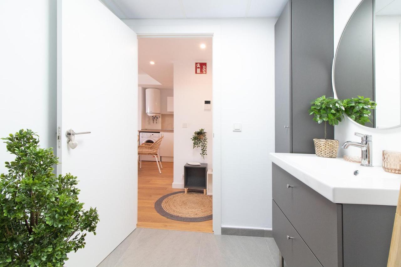 Global Properties, Nuevo En La Playa De