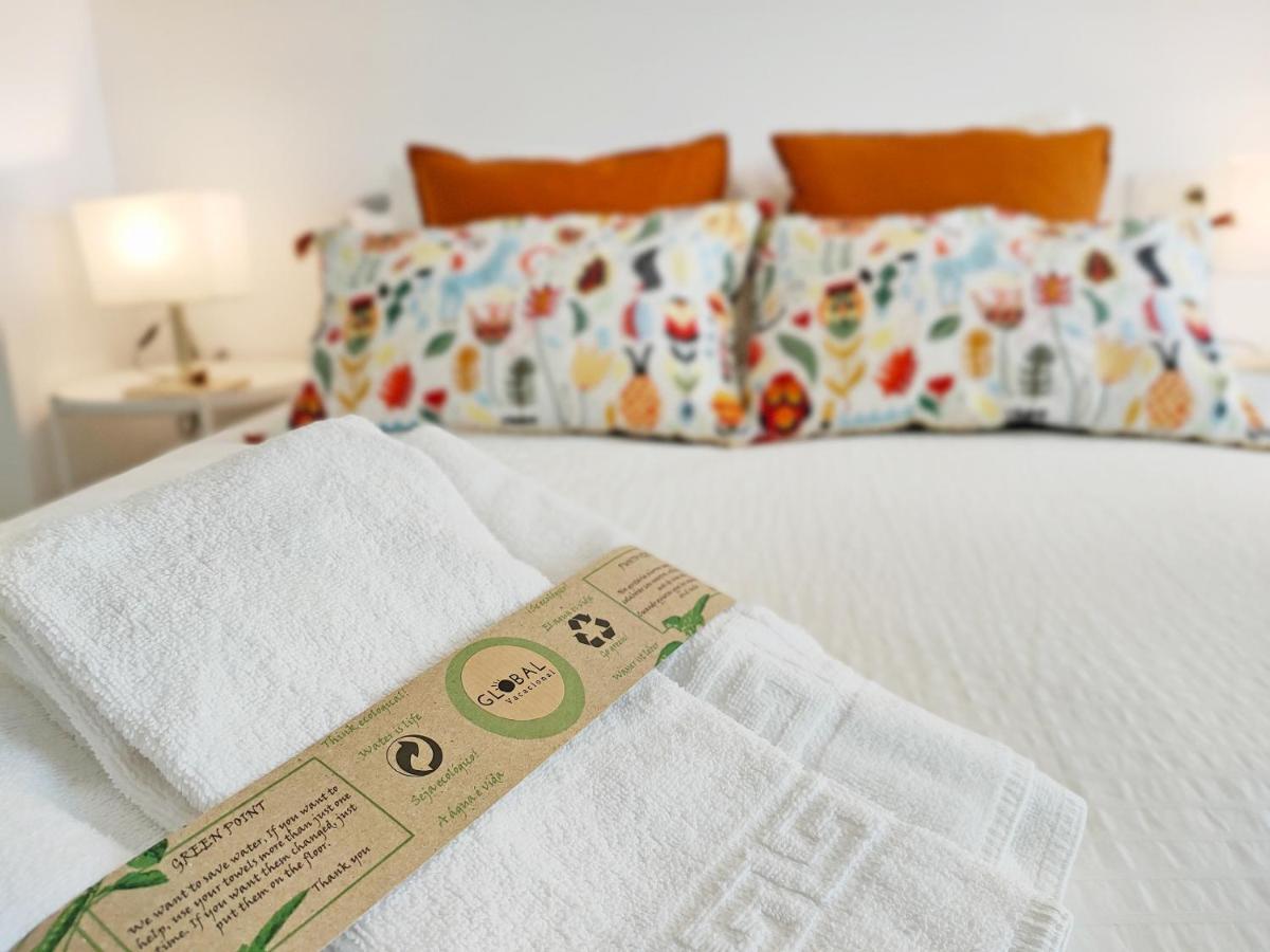 Global Properties, Nuevo En La Playa De *