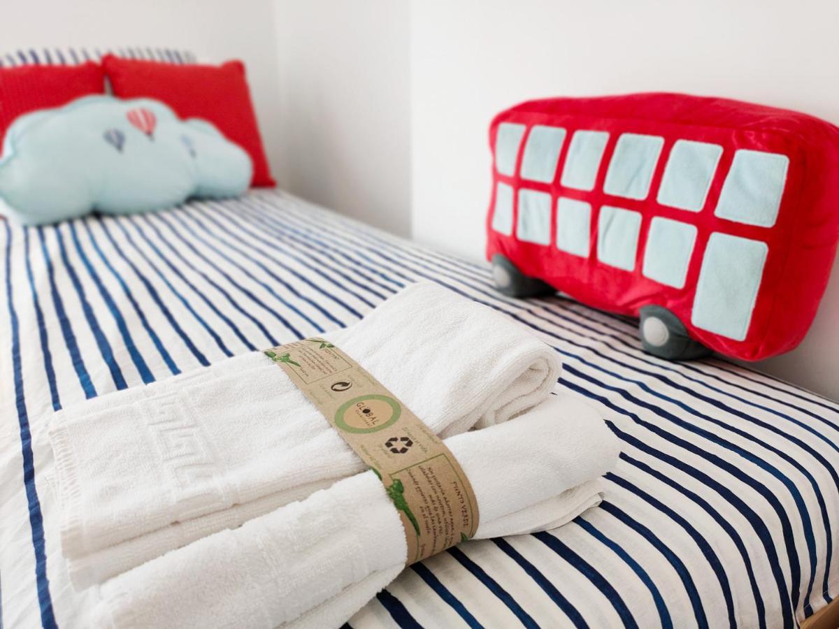 Global Properties, Nuevo En La Playa De Apartment