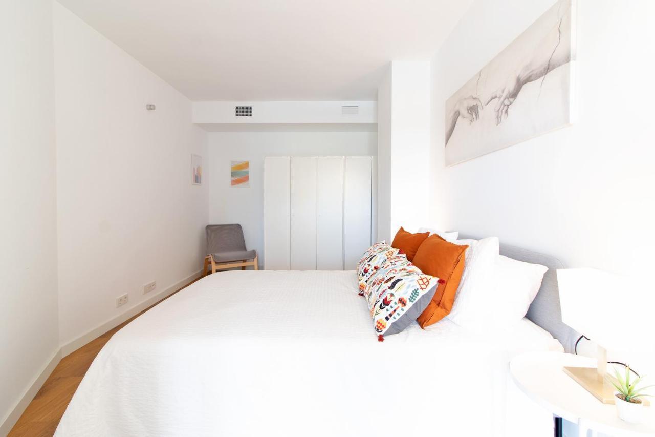 Global Properties, Nuevo En La Playa De Apartment