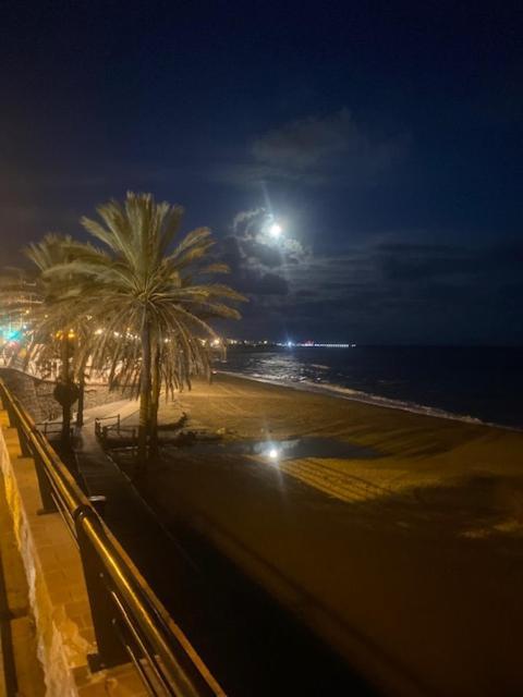 Apartamento Precioso Apartamento En Primera De Línea De Playa Benalmádena