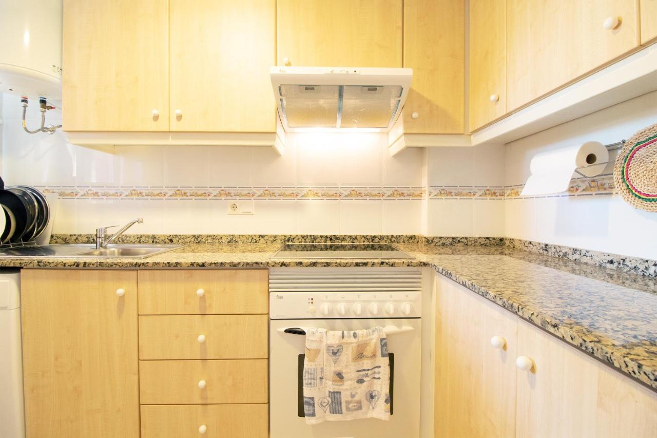 Global Properties, Practico Con Piscina En Residencial Brezo Canet