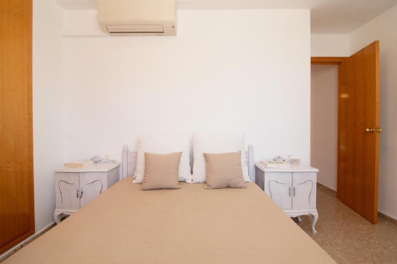 Global Properties, Practico Con Piscina En Residencial Brezo Canet