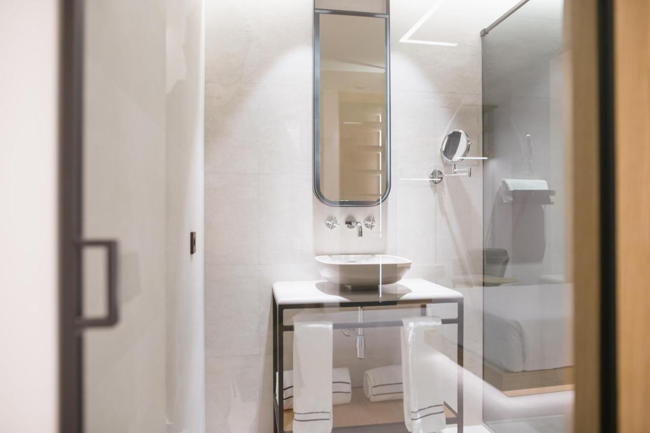 Myr Puerta Serranos Valencia