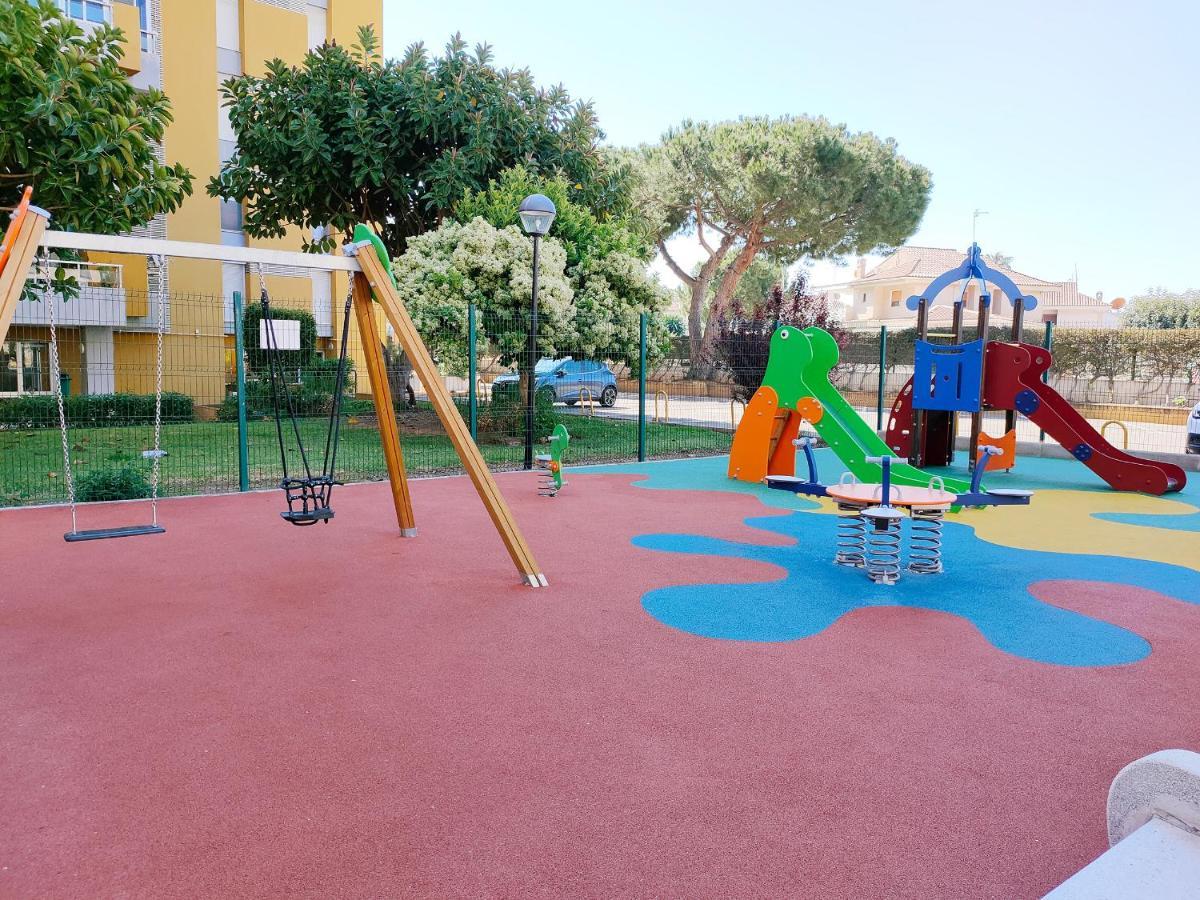 Global Properties, Practico Con Piscina En Residencial Brezo Canet *