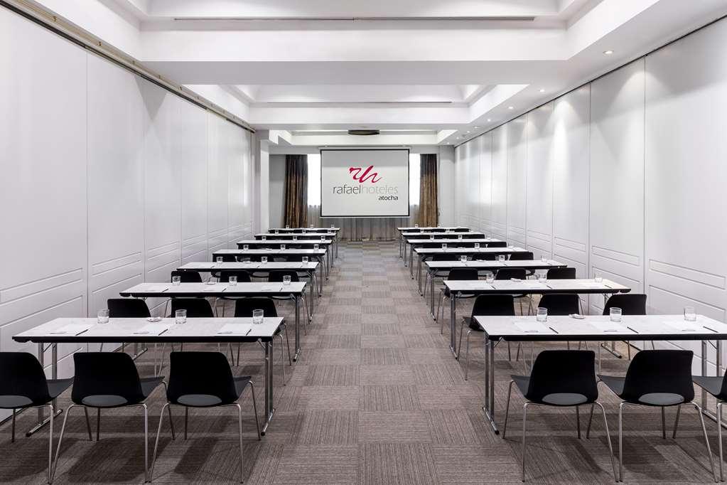 Hotel Rafaelhoteles Atocha 4*
