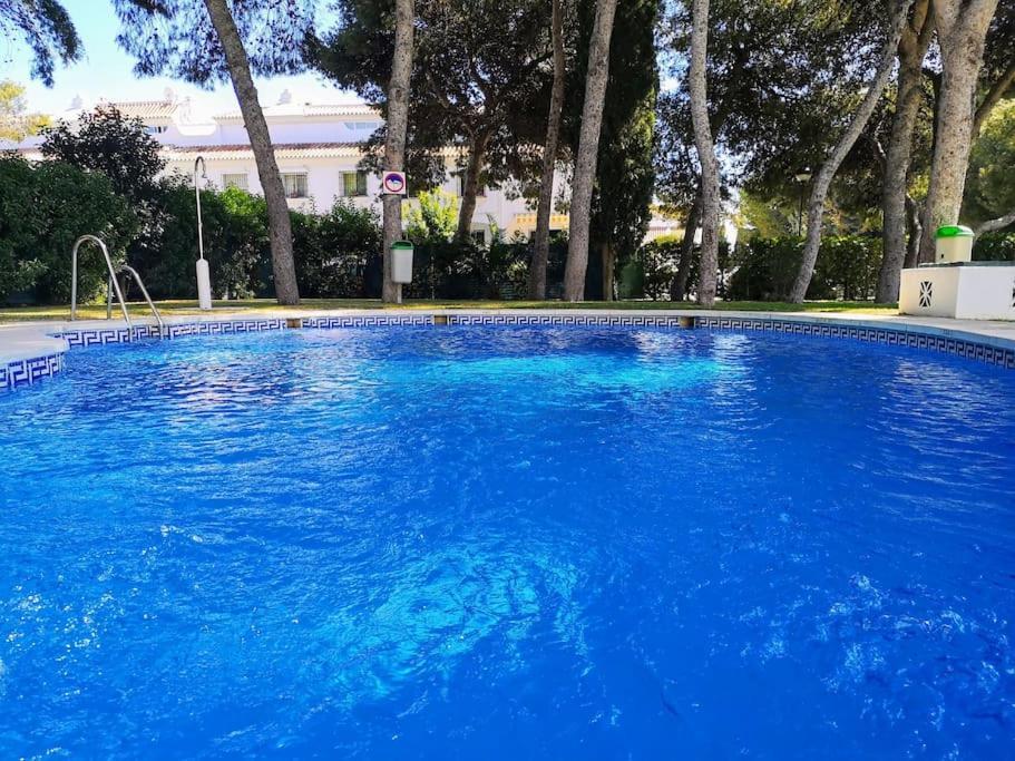 Apartamento ¡nuevo! Zona Tranquila Cerca De La Playa De La Carihuela