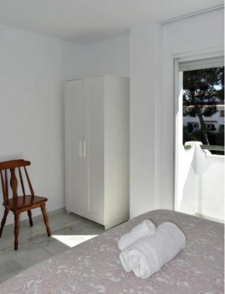 Apartamento ¡nuevo! Zona Tranquila Cerca De La Playa De La Carihuela *