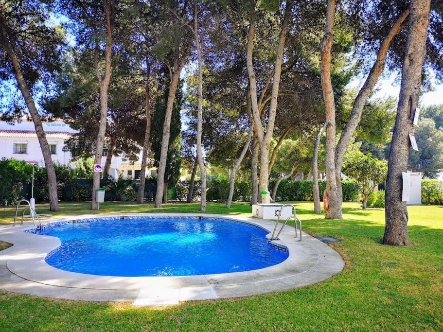 Apartamento ¡nuevo! Zona Tranquila Cerca De La Playa De La Carihuela
