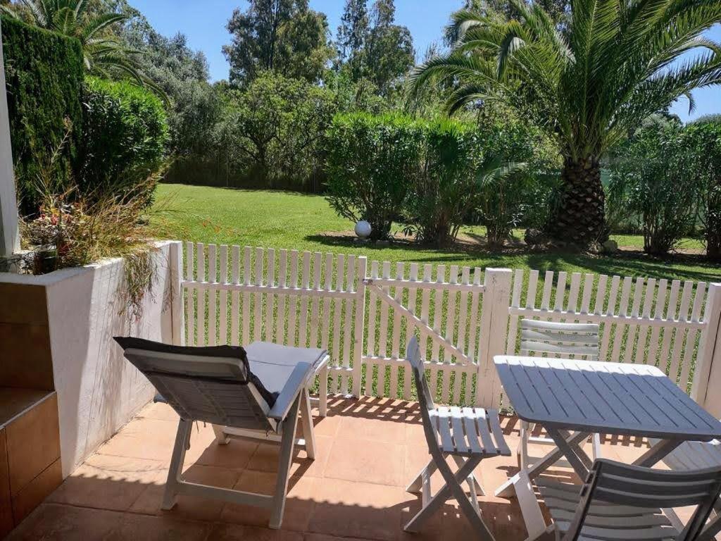 Puerto Banus Beachfront Retreat: Terrace, Pool & Tennis Apartment